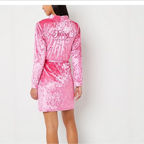 Beautiful juicy couture super soft robe - Picture 2 of 2